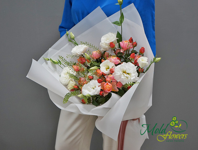 Bouquet of white eustoma and orange roses photo